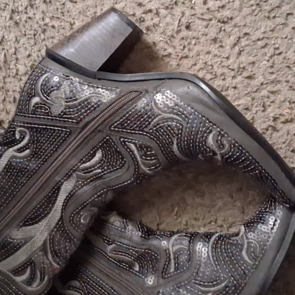Helens Heart Sequin Western Boots size 8 - Picture 14 of 14